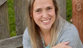 Mindy Baker's Instagram, Twitter & Facebook