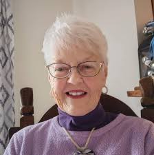 Who details cars inside and out in Findlay, Ohio?