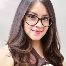 Liz Bustamante's Instagram, Twitter & Facebook