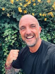 Tina Cryer's Instagram, Twitter & Facebook