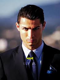 Ronaldo muốn sở hữu Valencia: Giấc mơ bóng đá