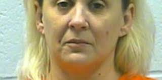 Deanna Knapp's Instagram, Twitter & Facebook