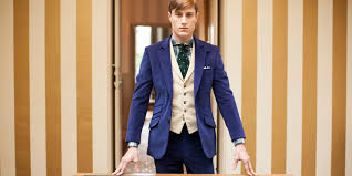 This is the new ebay. Costumes Wicket L Elegance So British Le Barboteur