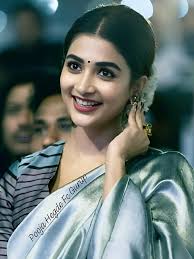 Relaxing evening with Joel Poe