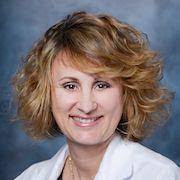 Amanda Ewing's Instagram, Twitter & Facebook