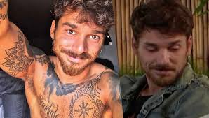 Andrea cerioli è senza dubbio uno dei volti più amati di temptation island, già conosciuto dal grande pubblico per la sua partecipazione a uomini e donne e al grande fratello. Temptation Island Vip Andrea Cerioli Sfodera L Artiglieria Pesante Eccolo Mentre Pensa Di Non Essere Ripreso Video Archivio Biccy It