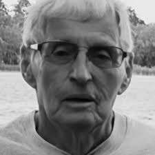 Nokomis names top two graduates of 2017