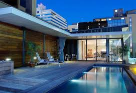 15 Stunning And Relaxing Rooftop Pools Home Design Lover Having a workbench didn't stop a wraith from dropping through the hole in my roof and going do you get the rested buff in the house, with all the open walls and stuff? 15 stunning and relaxing rooftop pools