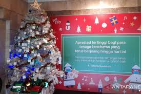 Mereka diajak membuat mural untuk harapan di tahun 2021. Mnlbbie6gqn6hm