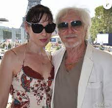 Check spelling or type a new query. Hugues Aufray Et Sa Jeune Cherie Si Amoureux Au Longines Paris Eiffel Jumping Purepeople