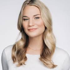 Aimee Lewis's Instagram, Twitter & Facebook