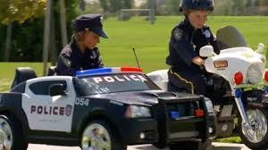 ينتقد جزئيا إعداد سيارات شرطة للاطفال الصغار - promarinedist.com