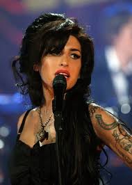 Why Don T You Come On Over Stop Makin A Fool Outta Me Why Don T You Come On Over Valerie She Absolutely Kills This So Winehouse Amy Winehouse Amazing Amy