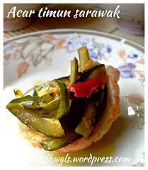 Young and green cucumbers are finely sliced and mixed with salt water for a while. Sarawak Pickled Cucumber Acar Timum Sarawak Guai Shu Shu