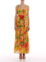 Realizzato in georgette di seta multicolore, presenta un taglio aderente e a trapezio impreziosito dall'orlo irregolare, che dona ulteriore leggerezza a ogni. Twinset Abito Maxi In Georgette Con Stampa Fiori Abiti Lunghi 191tt248093800