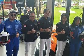 Nubi apply staff administrasi di perusahaan tersebut via jobstreet, dan nubi dapat panggilan interview ntar tgl 2 desember di salah satu hotel ternama di kota nubi. Mandiri Utama Finance Luncurkan Program Kredit Untuk Milenial Banyak Keuntungannya Gridoto Com