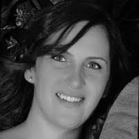 Vanessa Lorente's Instagram, Twitter & Facebook