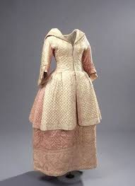 Quilted Silk House Dress Brunswick Front Circa 1775 18th Century Dress 18th Century Fashion Historical Dresses