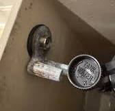 Aiuto! Riparazione Maniglia Water : r/Plumbing
