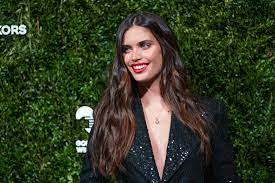 Sara sampaio modelling for david ferrua. Model Sara Sampaio Shares Body Positive Message