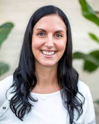 Jen Donovan's Instagram, Twitter & Facebook