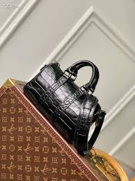 Top Luxury Replica Stores in Qingdao: A Guide to High-End Shopping  Spots._PiJu Stall 207