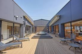 岩に似せたカメラで1000人以上を盗撮した犯人に判決-デジタル社会に潜む危険性