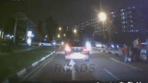 At this moment, i'm just hoping this fella gets his just desserts. Nekat Pengendara Maserati Pukul Dan Seret Polantas Sejauh 100 Meter Video Ini Buktikan Faktanya Tribun Jambi