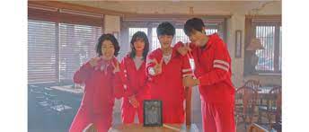 Tells the story of demon hunters called counters who come to earth under the guise of being employees at a noodle restaurant in order to capture evil spirits that have returned to earth in pursuit of eternal life. The Uncanny Counter Kore Dramalari Drama Film