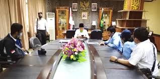 Check spelling or type a new query. Tolak Omnibus Law Dan Kenaikan Bpjs Bem Unri Bawa Papan Bunga Ke Dprd Riau