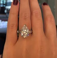 Here are 10 jewelry designers you need to know before you buy your diamond ring. Top 10 Engagement Ring Designs Our Insta Fans Adore Raymond Lee Jewelers