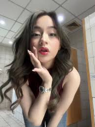 Jillian Ward's Stunning Bathroom Fit Check