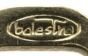 Balestra a pistola multifunzione, può utilizzare dardi nomali, dardi per pesca la balestra skorpion guillotine è un'ottima balestra dalle alte prestazioni con un design compatto e moderno. Jewelry Marks G Global Gemology Rare Gems Jewels