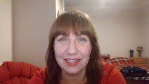 Laura Moes's Instagram, Twitter & Facebook