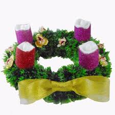 Untuk merangkai bunga dari pita jepang anda membutuhkan dua warna pita. Karangan Bunga Hiasan Natal Gold Advent Wreath Pohon Natal Desain Kerajinan Tangan Barang Aksesoris Kerajinan Di Carousell