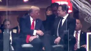 Son - Musk và Trump cùng nhau tham dự lễ tưởng niệm Charlie Kirk Tổng giám  đốc điều hành Tesla và Tổng thống Trump đã chôn vùi mối bất hòa tại lễ