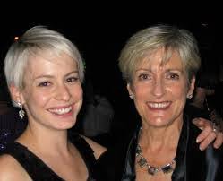 Robyn Leonard's Instagram, Twitter & Facebook