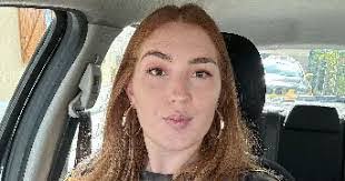 Becky Dulin's Instagram, Twitter & Facebook