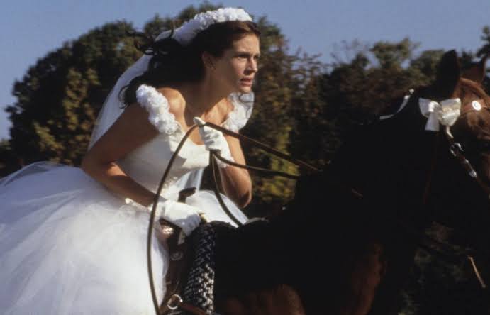 Runaway Bride (1999) — Pretty woman running down the street – Mutant  Reviewers