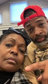 Teneshia Eason's Instagram, Twitter & Facebook