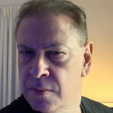 스토리가 먼저 봤어. 💛💛💛