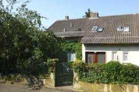 Gerade wer zum ersten mal ein haus kauft ist im ersten moment etwas. Zweifamilenhaus Mit Einliegerwohnung Bamberg Berggebiet Kaufen Veit Immobilien