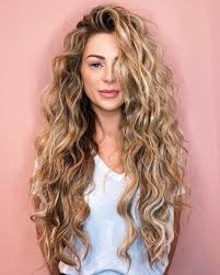 Chocolate brown hair with beige blonde natural highlights. 50 Best Blonde Highlights Ideas For A Chic Makeover In 2020 Hair Adviser