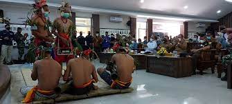 Jadi front office bisa diartikan sebuah department di hotel yang letaknya. Wagub Audy Pariwisata Mentawai 3t Terindah Terbaik Dan Ternama Lintas Media