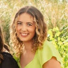 Tina Robison's Instagram, Twitter & Facebook