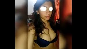Indian Gf displays her goods in selfies - XVIDEOS.COM