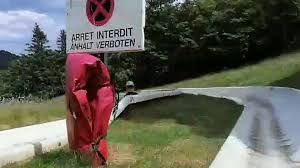 Vous pouvez de nouveau luger en toute sécurité, les mesures barrières sont mises en place. Glisse En Famille Au Col De La Schlucht Video Dailymotion