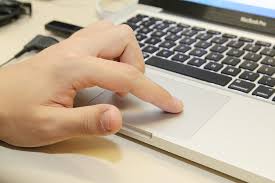 O documento foi assinado por antónio costa, enquanto presidente do conselho da união europeia, e david sassoli, presidente do parlamento europeu. Certificados Digitais Covid 19 Deverao Comecar A Ser Emitidos Em Portugal A Meio Desta Semana Portugal Digital