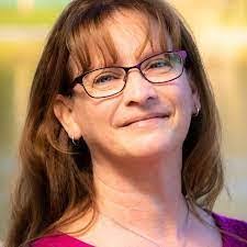 Pamela Thaxton's Instagram, Twitter & Facebook