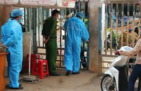 Tại ttyt huyện phú thiện, bệnh nhân được cán bộ y tế khám, sau đó được chuyển ra bệnh viện đại học y dược hoàng anh gia lai bằng xe innova biển số 81a 203.55 của lái xe nguyên thanh sơn, (trú ở tổ 6 thị trấn phú thiện). Bá»‡nh Viá»‡n Ä'a Khoa Gia Lai Bá»‹ Phong Tá»a Lien Quan Ä'áº¿n Bá»‡nh Nhan Covid 19